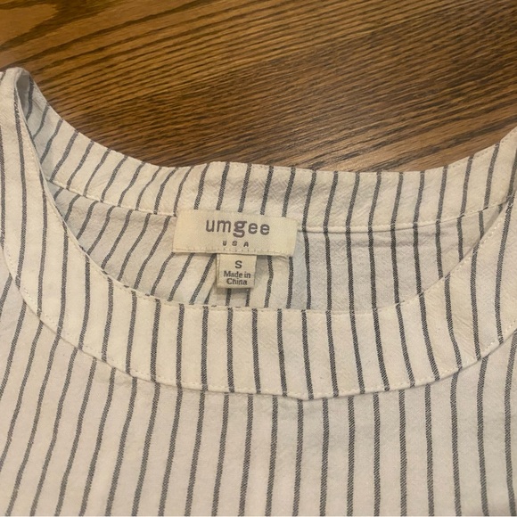 Umgee Tunic Top Frayed Women’s Size Small - White with Light Blue Stripe - Picture 3 of 14